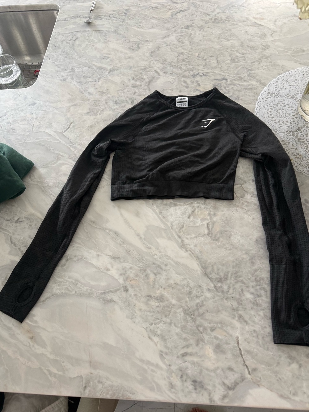 Gymshark Black Long-Sleeve Cropped Workout Top size small